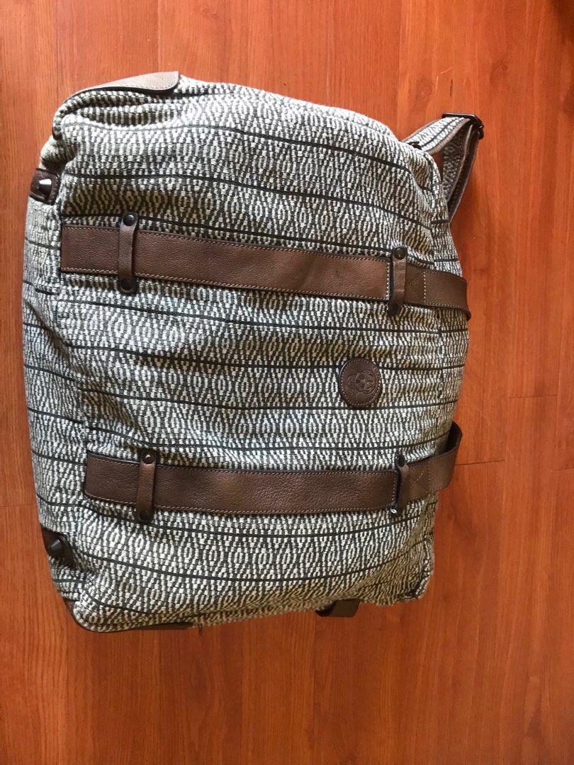 Zara Duffel/Travel Bag (Category: Cross-body Bags) located in Paranaque City. Submitted by melvinmarquez (Listing ID 1357978819, Image 2). Description: For Sale Only Zara Duffel/Travel Bag Material: Fabric and Leather Size: 19”L x 9”D x 14”H Good condition Price: 2,450 Pickup at Mon El Subdivision gate near sm bf Parañaque or shipping or lalamove delivery at buyers expense.