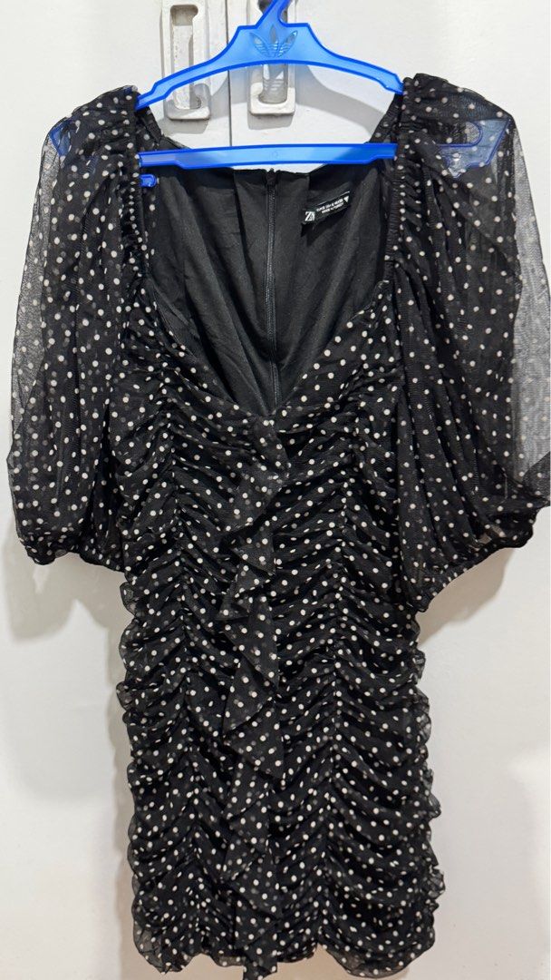 Zara polka ruched dress (Category: Dresses) located in Santo Tomas. Submitted by raiyah (Listing ID 1358034545, Image 1). Description: can fit up to semi large stretchy.