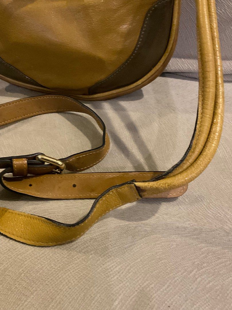 Auth Chloe Sling Bag (Category: Luxury Bags & Wallets) located in Manila. Submitted by freshlemon58885 (Listing ID 1358286439, Image 3). Description: Japan Sourced .