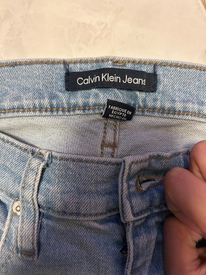 Authentic Calvin Klein Skinny Jeans (Category: Jeans) located in Manila. Submitted by declutterwithme101 (Listing ID 1358206686, Image 3). Description: Waist 25 inches Length 37 inches Never used. Bought in the US. No when worn :) Last price posted since I’m selling them already for a very cheap price pls don’t as for a lower price hehe :) Shipping fee thru j&t within MM: 65 pesos (medium pouch).