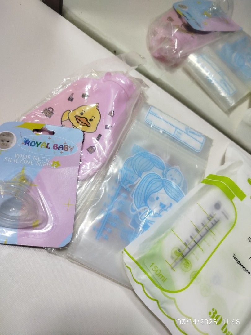 Br3ast Milk Storage with freebies (Category: Breastfeeding & Bottle Feeding) located in Pasig City. Submitted by mxbutterfly (Listing ID 1358254246, Image 2). Description: See photos for description. RFS: graduate na sa pumping I have other pumping and bfeeding stuffs, will give big discount for take all.