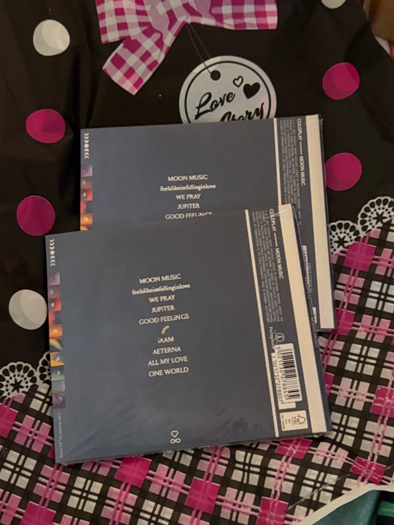 COLDPLAY SIGNED CD/Vinyl Moon Music (Category: CDs & DVDs) located in Manila. Submitted by stefandraboutique (Listing ID 1358301115, Image 3). Description: SIGNED Coldplay Moon Musi: CD - 1899 php Vinyl- 2999 php On hand 🩵.