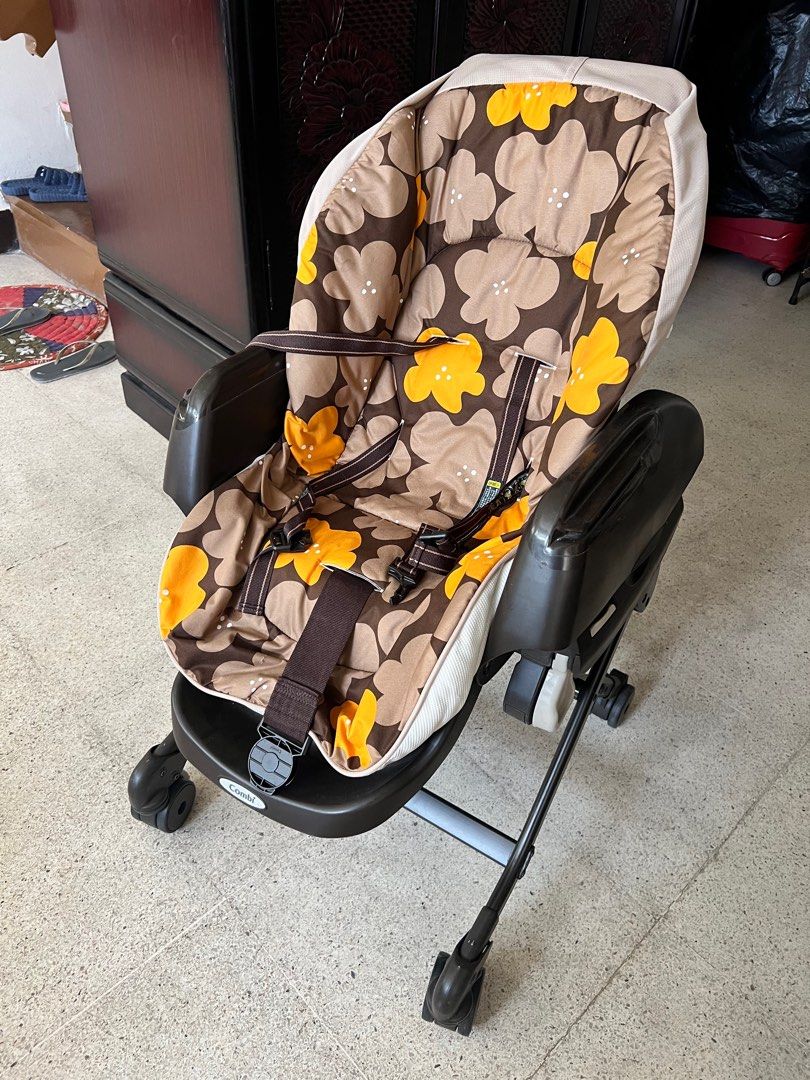 Combi Swinging Highchair (Category: Cots & Cribs) located in Quezon City. Submitted by rainerbaezlim7371 (Listing ID 1358173798, Image 1). Description: Like new, manual swing with gentle beat to soothe baby falling asleep easily..