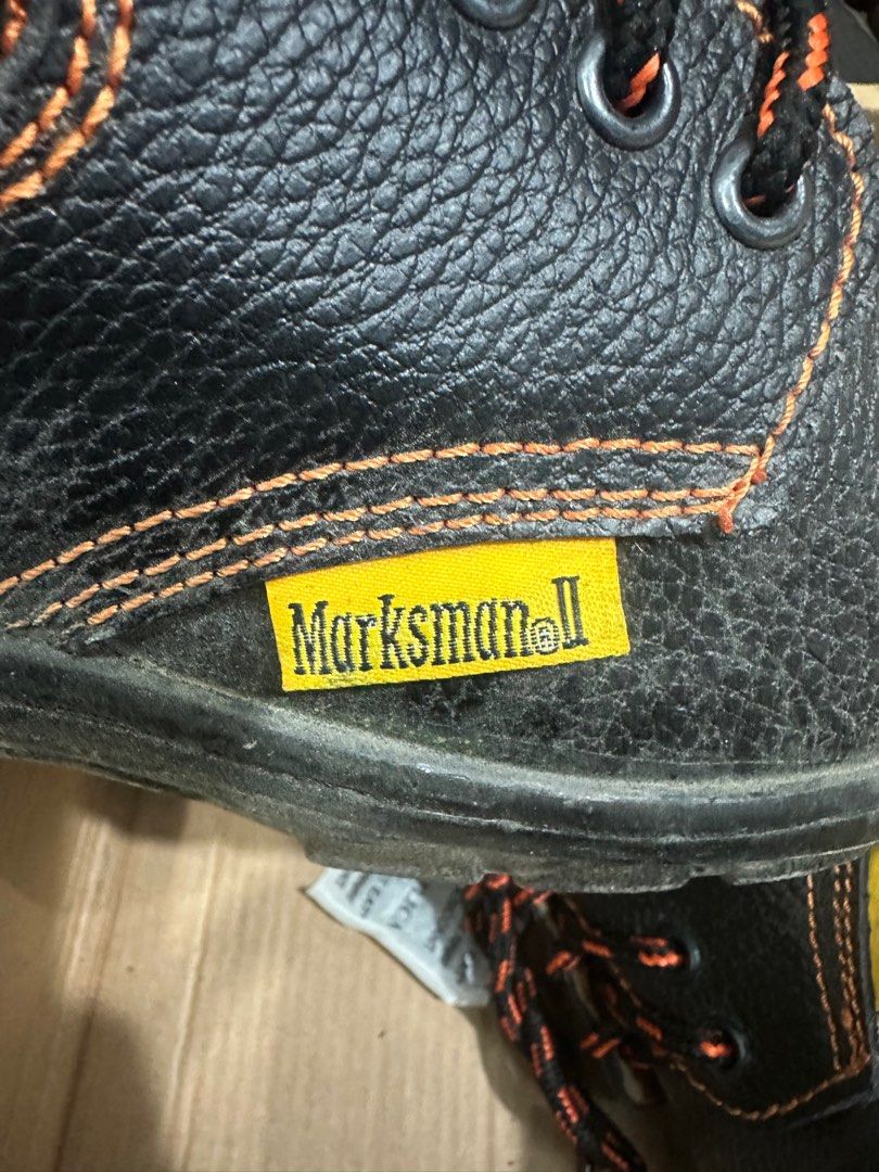 Construction boot (Category: Boots) located in Cheras. Submitted by stranger2stranger (Listing ID 1358261448, Image 2). Description: Available in size 7&9. Wear once only.