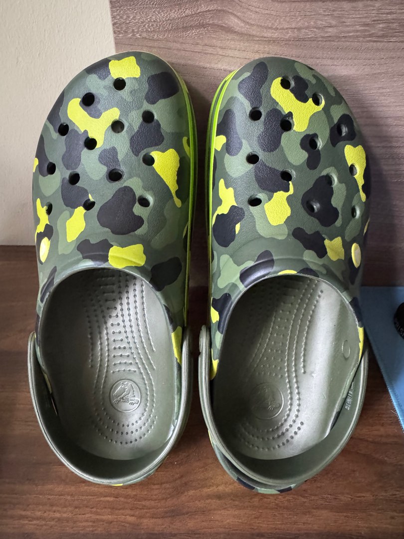 Crocs Men Sandals, Men's Fashion, Footwear, Flipflops and Slides on ...