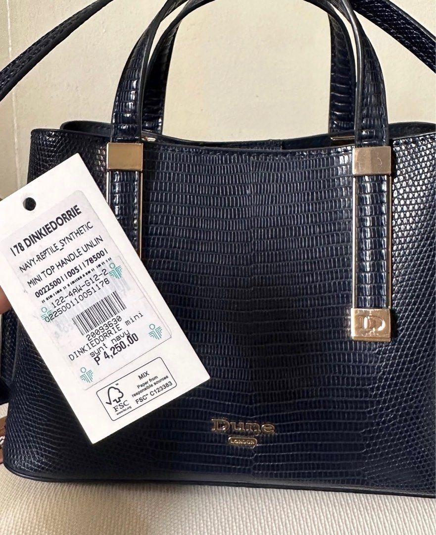 Dune Bag (Category: Luxury Bags & Wallets) located in Taguig. Submitted by lovethembefore (Listing ID 1358165346, Image 2). Description: Almost new. Dune Navy Bag.