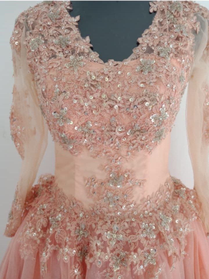 Evening Gowns (Category: Evening dresses & gowns) located in Paranaque City. Submitted by jashideclutter (Listing ID 1358245954, Image 2). Description: - customized gowns mop: gcash/bdo/bpi mod: lalamove or j&t 📍Parañaque City.