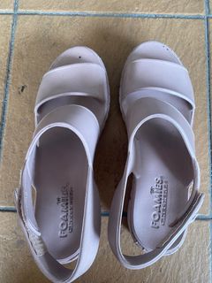 (Category: ) located in . Submitted by preloved_ar14 (Listing ID 1358179082, Image 1). Description: .