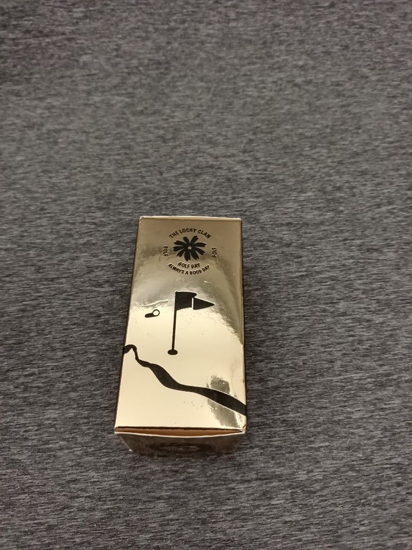 Foremost 特製版金色高爾夫球 一盒2顆