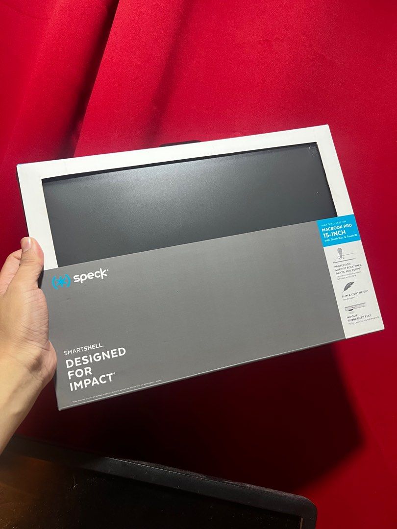 Hardshell Case for Macbook Pro 15-inch (Category: Laptop Bags & Sleeves) located in Manila. Submitted by bryky0827 (Listing ID 1358300062, Image 1). Description: Namali ng bili Brand: Speck.