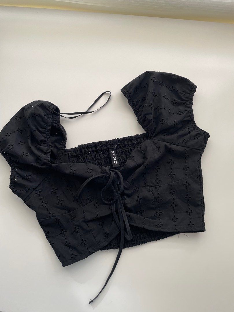 H&M Bustier Eyelet Puff Sleeve (Category: Sleeveless) located in Manila. Submitted by kayesells_ (Listing ID 1358232431, Image 2). Description: preloved (manage your expectations) no when worn! firm price, won’t entertain lowballers mod: jnt or lalamove loc: sampaloc, manila mod: gcash or bpi.