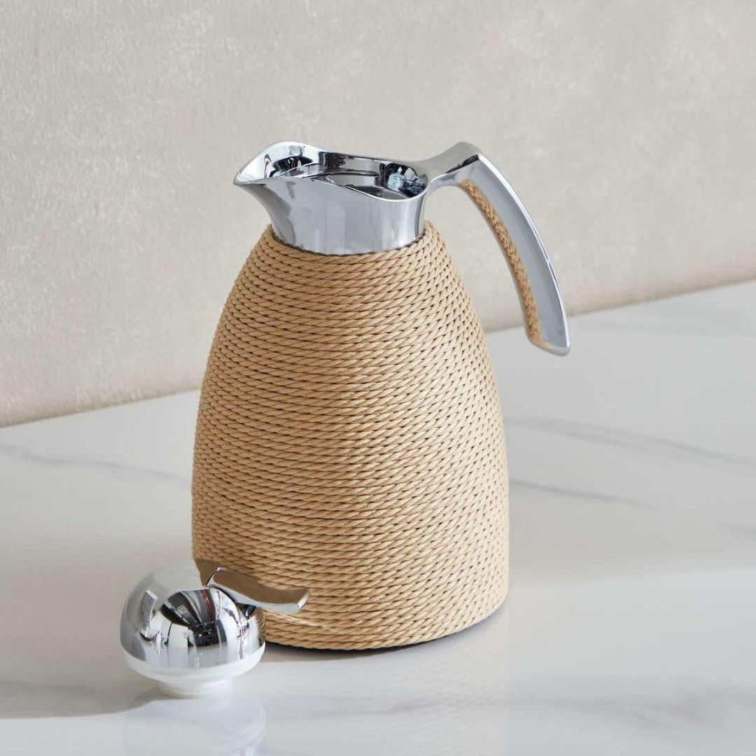 Home Box double insulated vacuum thermal flask (Category: Coffee & Tea Tableware) located in Mandaluyong City. Submitted by home_box.ae (Listing ID 1358210754, Image 2). Description: no box, bubble wrapped kindly check photos for measurements actual photo posted on hand ready to ship.