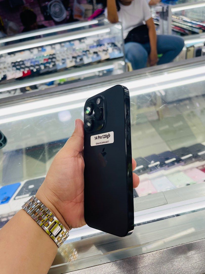 Iphone 14 Pro 128gb 89% batt Globelocked (Category: iPhone 14 Series) located in San Juan City. Submitted by javedsgadgetshop (Listing ID 1358290046, Image 2). Description: INSTALLMENT OPTIONS : SPAY LATER / GGIVES / CREDIT CARD! WE BUY AND SELL SO PWEDE MAGBINTA OR SWAP ! Quick Specs : 33,500 💵 Iphone 14 Pro •128gb •NTC Variant •89% batt health •Globelocked •95% Smoothness •No hidden issue | No Repaired •100% Authentic | Not Refurbished •w/ OEM