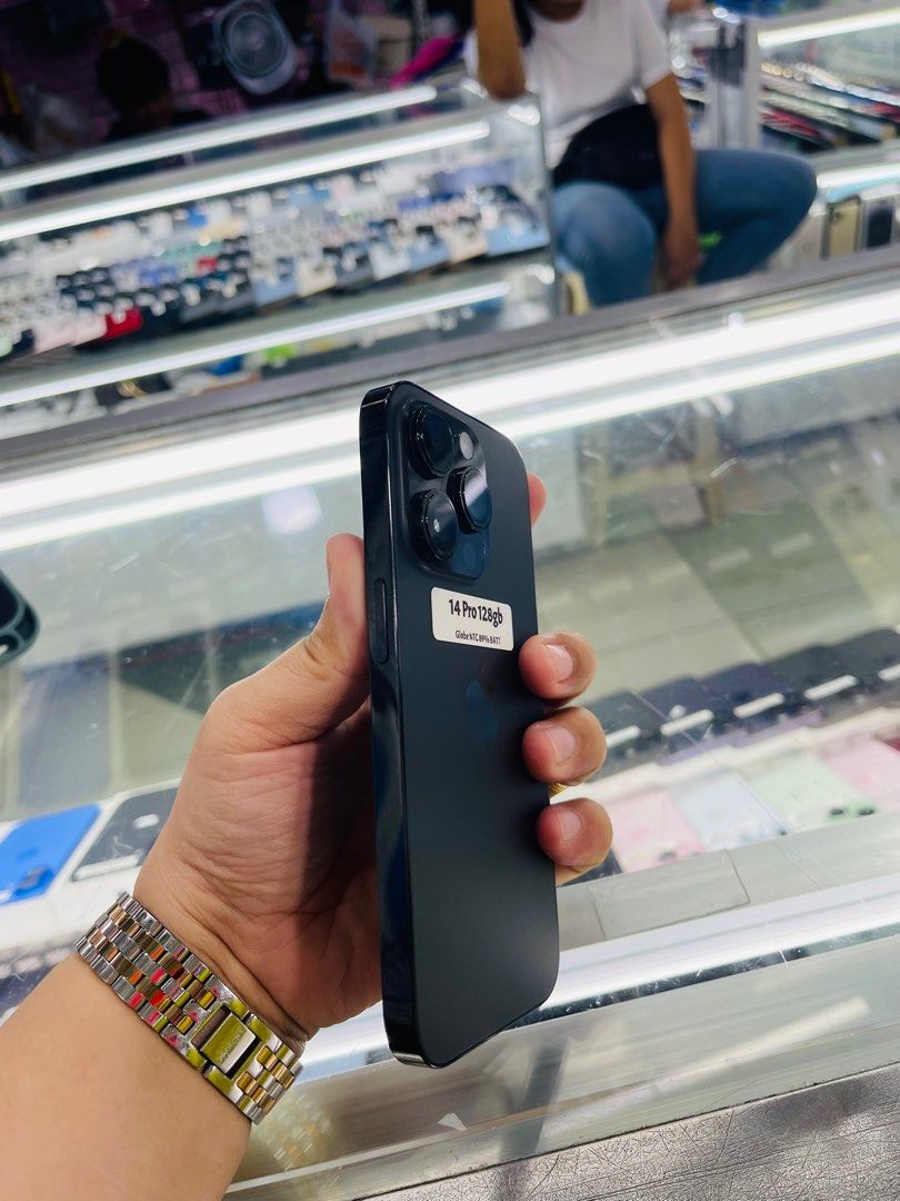 Iphone 14 Pro 128gb 89% batt Globelocked (Category: iPhone 14 Series) located in San Juan City. Submitted by javedsgadgetshop (Listing ID 1358290046, Image 3). Description: INSTALLMENT OPTIONS : SPAY LATER / GGIVES / CREDIT CARD! WE BUY AND SELL SO PWEDE MAGBINTA OR SWAP ! Quick Specs : 33,500 💵 Iphone 14 Pro •128gb •NTC Variant •89% batt health •Globelocked •95% Smoothness •No hidden issue | No Repaired •100% Authentic | Not Refurbished •w/ OEM