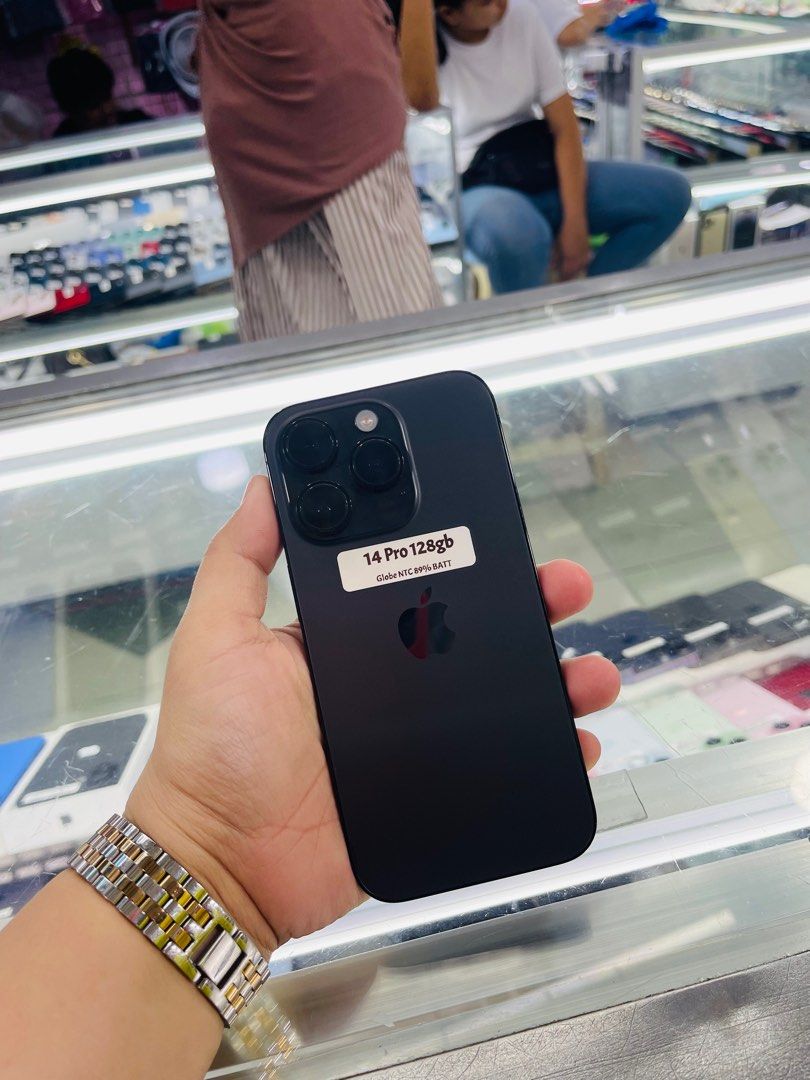 Iphone 14 Pro 128gb 89% batt Globelocked (Category: iPhone 14 Series) located in San Juan City. Submitted by javedsgadgetshop (Listing ID 1358290046, Image 1). Description: INSTALLMENT OPTIONS : SPAY LATER / GGIVES / CREDIT CARD! WE BUY AND SELL SO PWEDE MAGBINTA OR SWAP ! Quick Specs : 33,500 💵 Iphone 14 Pro •128gb •NTC Variant •89% batt health •Globelocked •95% Smoothness •No hidden issue | No Repaired •100% Authentic | Not Refurbished •w/ OEM
