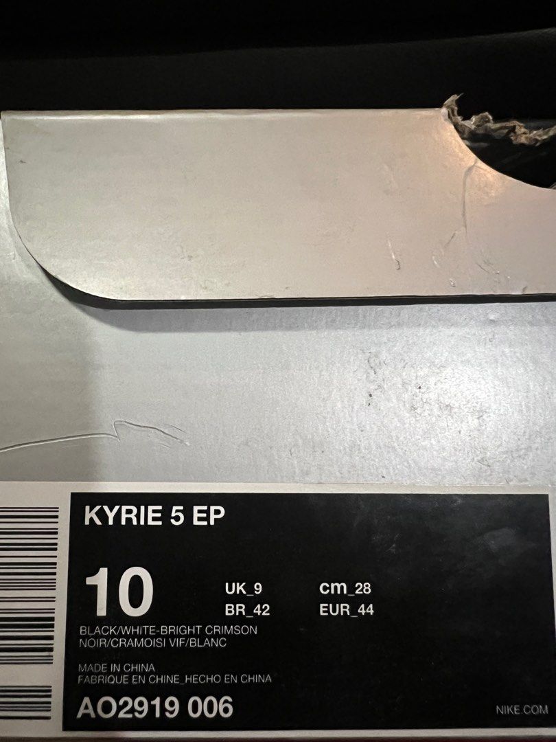 Kyrie 5 friends (Category: Sneakers) located in Malabon City. Submitted by sploots (Listing ID 1358245224, Image 3). Description: Complete with box .