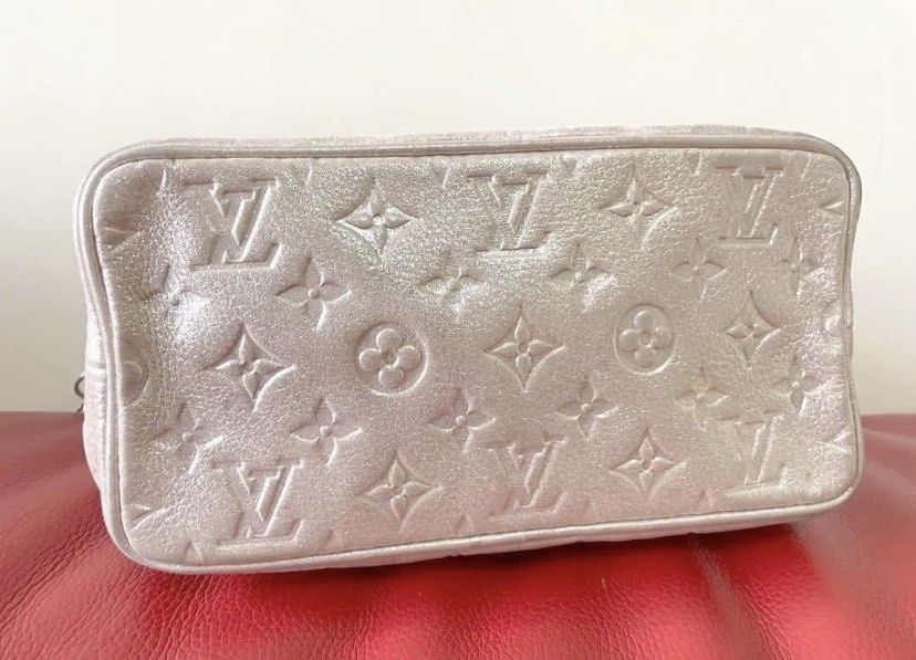Louis Vuitton Limited Edition bag (Category: Luxury Bags & Wallets) located in Manila. Submitted by dashlux (Listing ID 1358249419, Image 3). Description: .