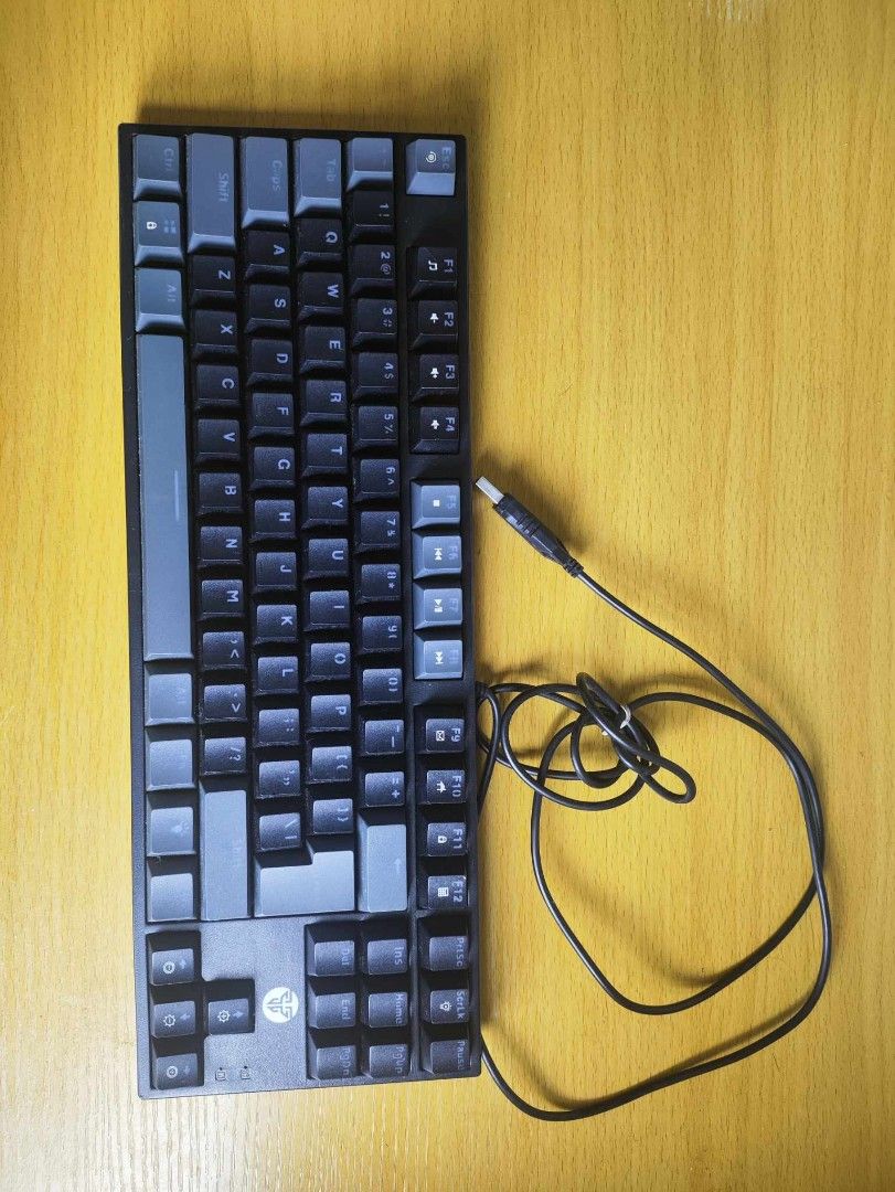 Mechanical Keyboard (Category: Computer Keyboard) located in Mandaluyong City. Submitted by bravelion.d7402c (Listing ID 1358257645, Image 1). Description: Fantech Atom Wired Mechanical Gaming Keyboard.