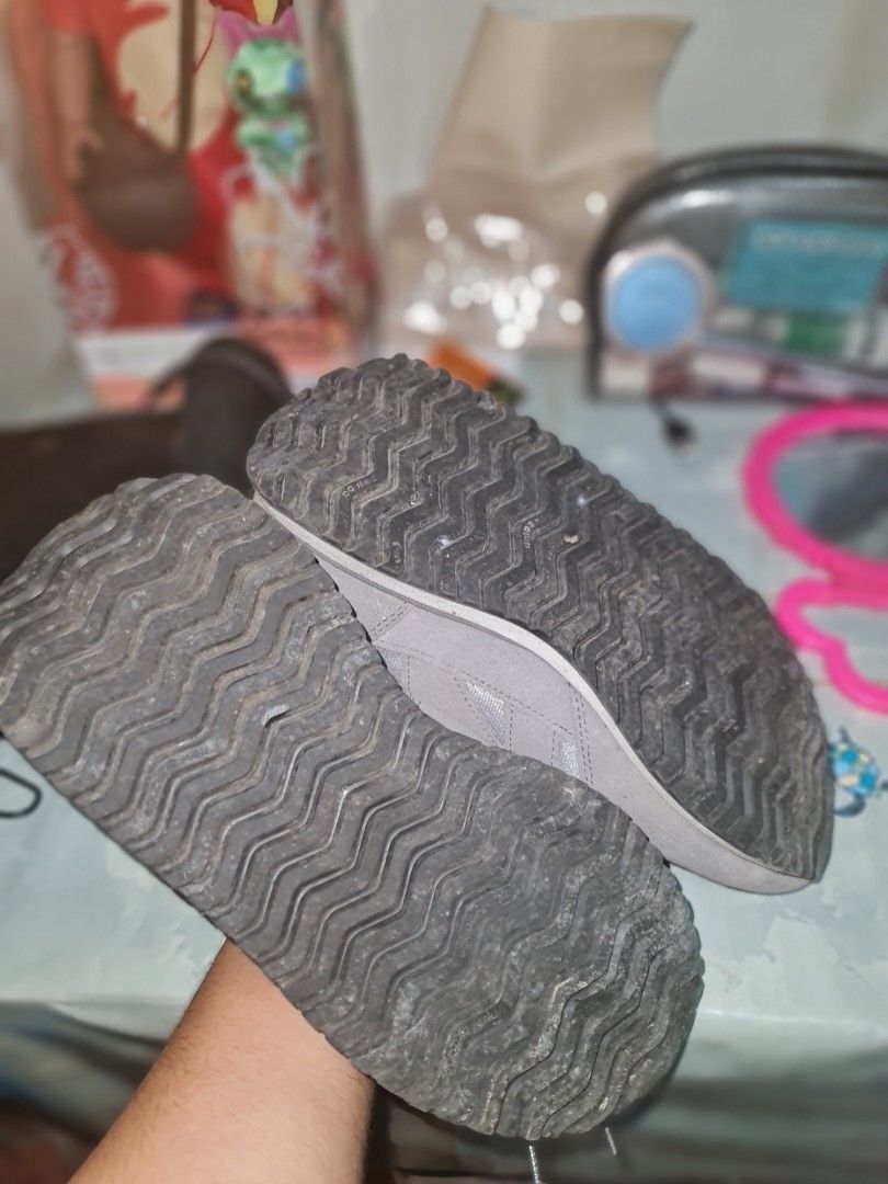 NB 237 (Category: Sneakers) located in Quezon City. Submitted by kiercali21 (Listing ID 1281557566, Image 3). Description: US Mens 8 Used Once Need cleaning kasi nastock na With Box Bought from Zalora Can do Lalamove.