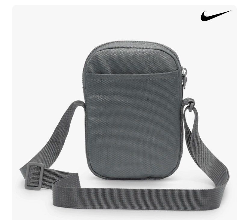 Nike Heritage Cross Body Bag (Category: Sling Bags) located in Pasig City. Submitted by lizzy_ph (Listing ID 1358336534, Image 2). Description: Small.