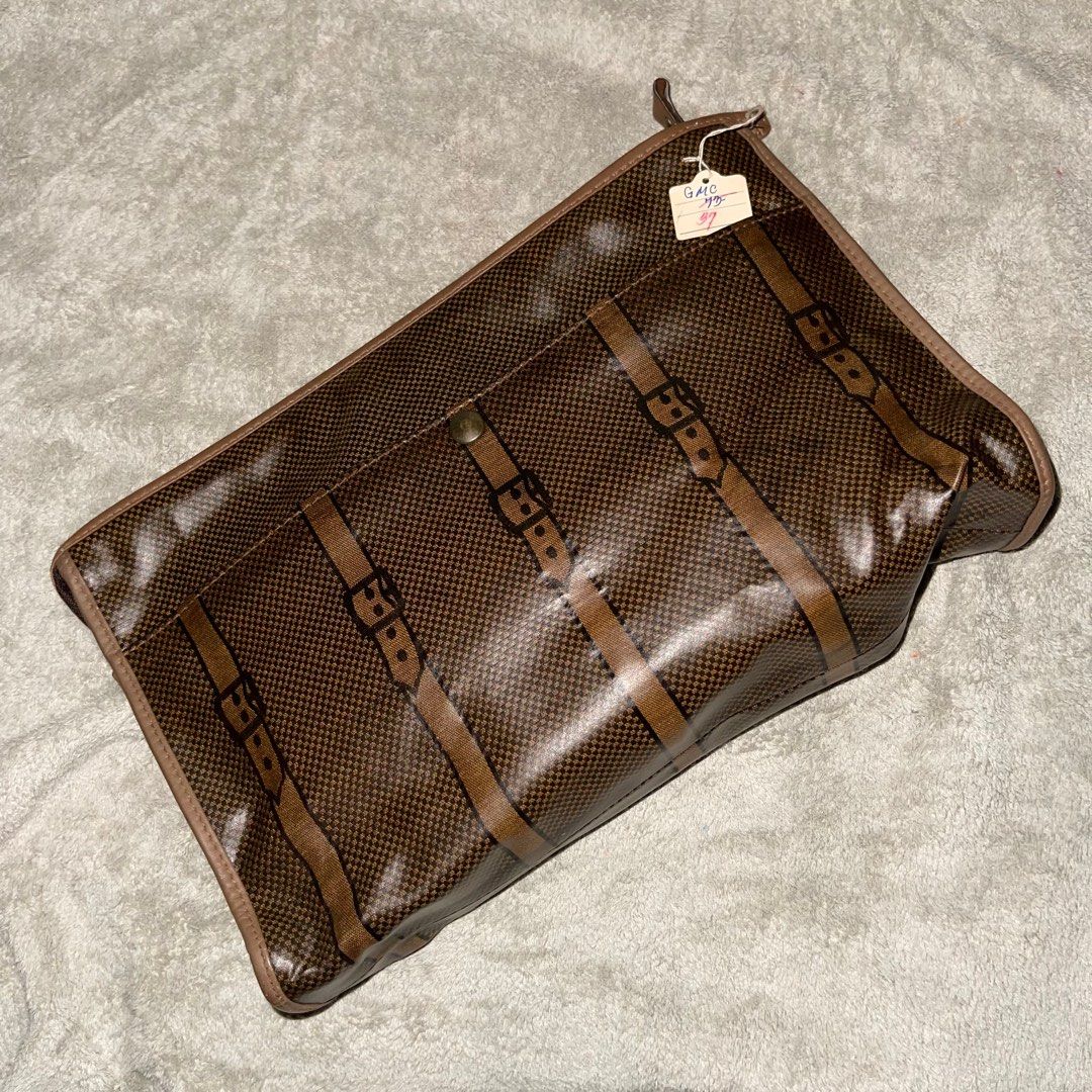 Roberta di Camerino (Category: Luxury Bags & Wallets) located in Manila. Submitted by missthrift___ (Listing ID 1358337103, Image 1). Description: No issues 💯% Original Ready to use! Slightly nego 🤝🏻.