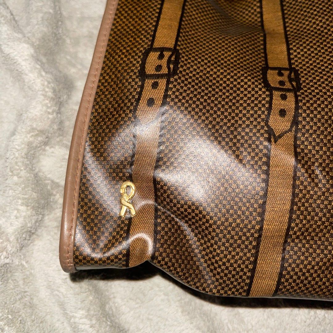Roberta di Camerino (Category: Luxury Bags & Wallets) located in Manila. Submitted by missthrift___ (Listing ID 1358337103, Image 3). Description: No issues 💯% Original Ready to use! Slightly nego 🤝🏻.