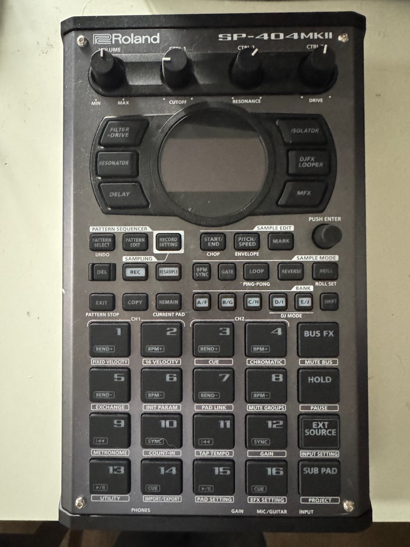 Roland Sp404 MkII sampler, 興趣及遊戲, 音樂、樂器 & 配件, 樂器 - Carousell