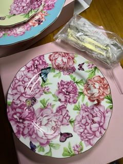 （分類：）位於 。 由 rebeccatsui 提交（商品編號 1358278380，圖片 1）。簡介： 。