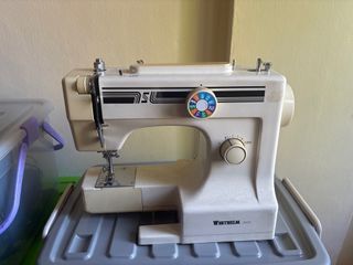 Sewing Machine (Not sure if working)