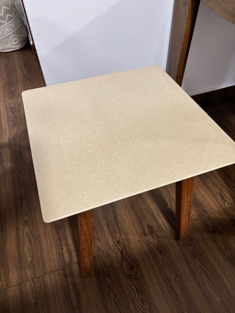 Side Table (Category: Tables & Sets) located in Singapore. Submitted by emilynaa (Listing ID 1358277504, Image 1). Description: .