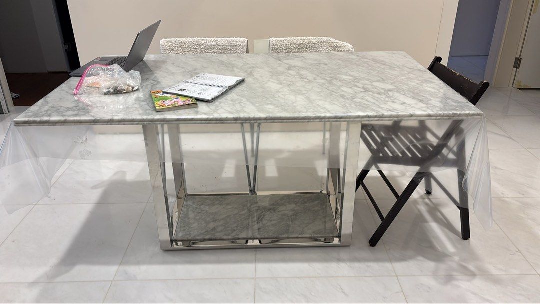 Solid marble dinning table (Category: Tables & Sets) located in Singapore. Submitted by rcheung0417 (Listing ID 1358184648, Image 1). Description: .