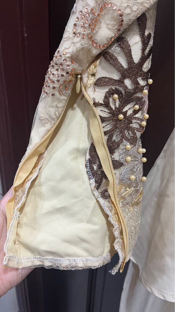 Tailor (Category: Dresses) located in Kuala Lumpur. Submitted by farahinasruddin (Listing ID 1358320689, Image 2). Description: .