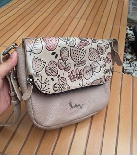 (Kategori: ) berada di . Dikirim oleh southernseason (ID iklan 1358159508, Gambar 1). Deskripsi: .