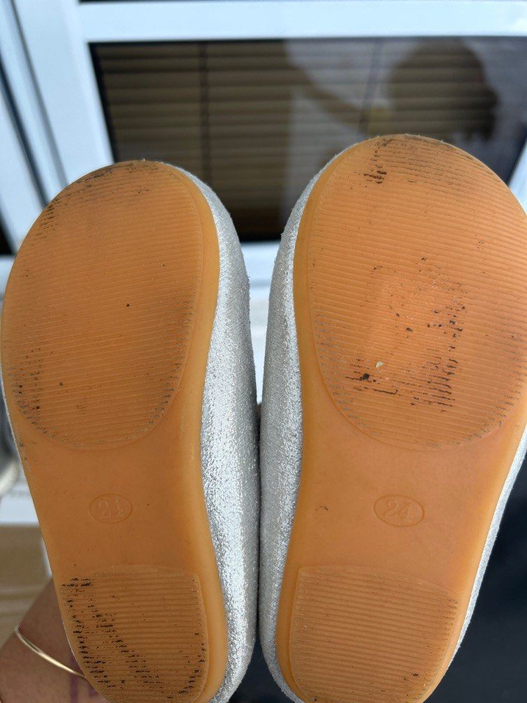 Toddler Shoes (Category: Babies & Kids Fashion) located in Singapore. Submitted by prelovedthingamajig (Listing ID 1358196541, Image 2). Description: Worn leas that 5 times.