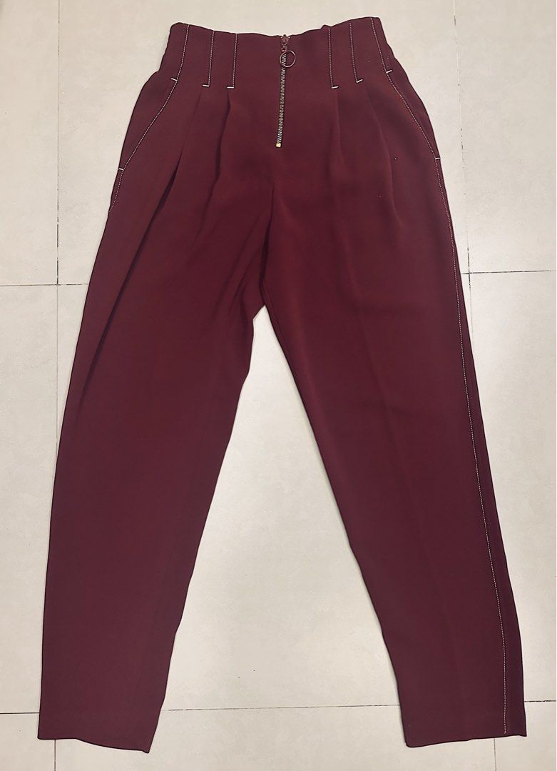 Topshop Maroon Pants (Category: Other Bottoms) located in Taguig. Submitted by deckluttering (Listing ID 1358244226, Image 1). Description: -never used -no tag -in very good condition 💯 -has functional pockets.