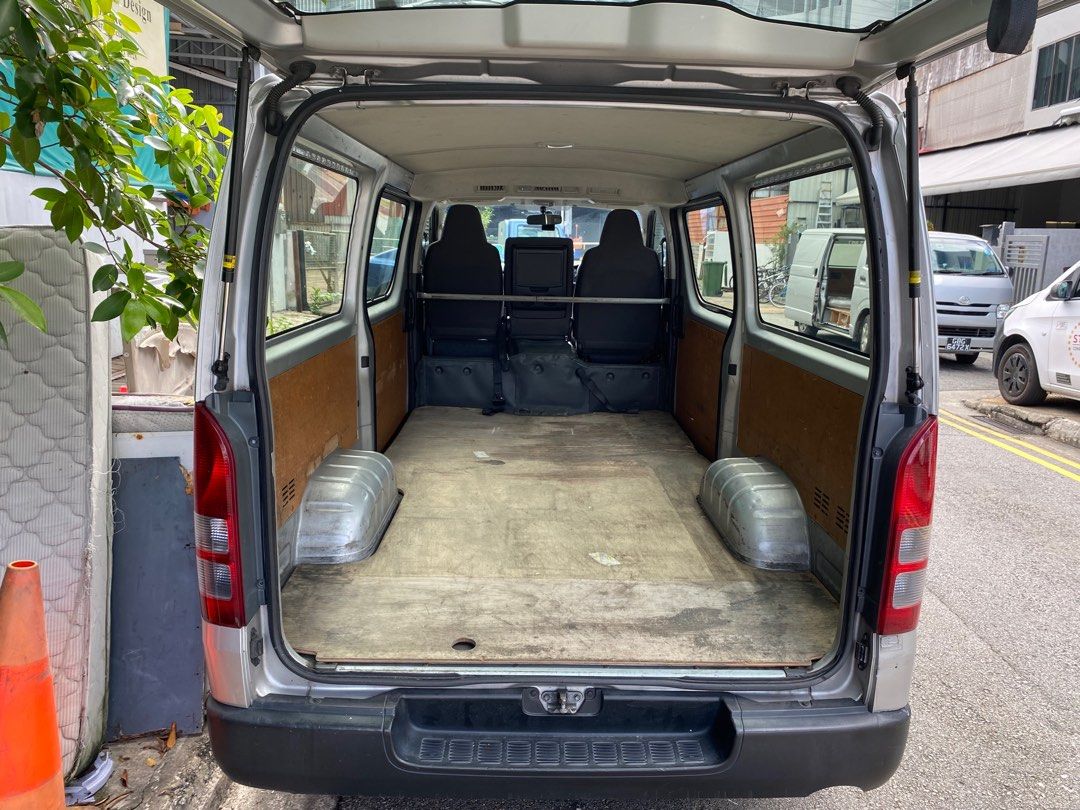 Toyota hiace auto diesel van with rear aircon for lease!62872683727361113
