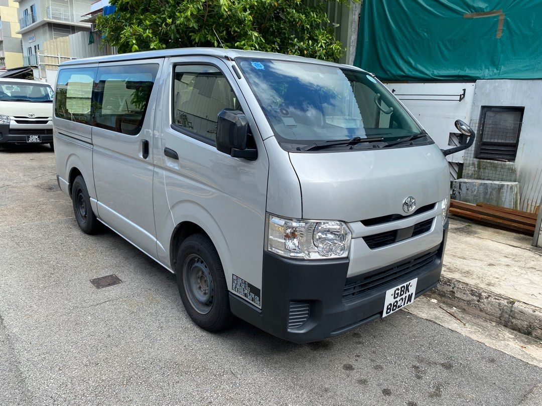 Toyota hiace auto diesel van with rear aircon for lease!628726837273611122
