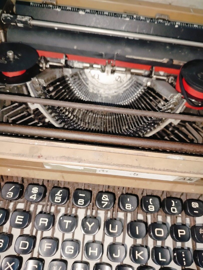 Typewriter (Category: Computer Keyboard) located in Taiping. Submitted by kanna_kamui (Listing ID 1358235839, Image 2). Description: made in spain.