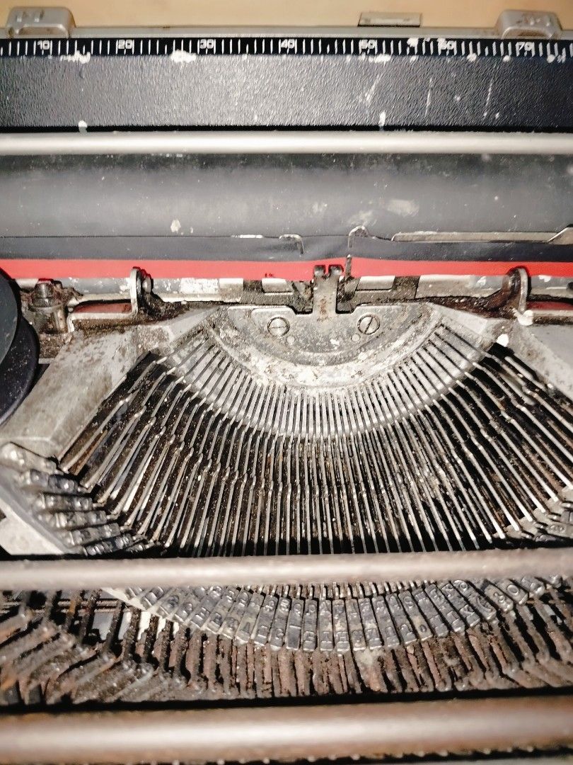 Typewriter (Category: Computer Keyboard) located in Taiping. Submitted by kanna_kamui (Listing ID 1358235839, Image 3). Description: made in spain.