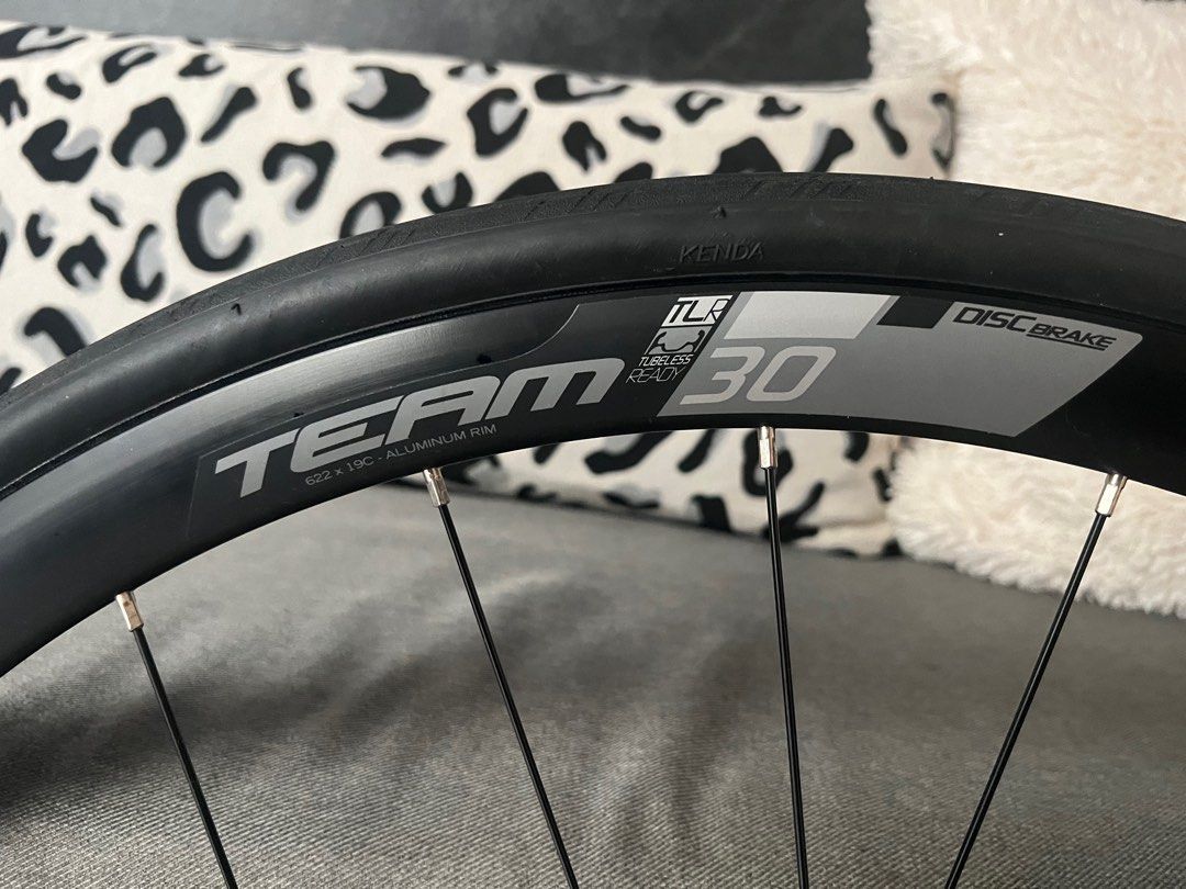 Vision Team 30 Disc Brake Wheels, Sports Equipment, Bicycles