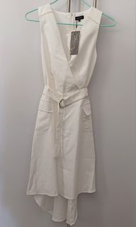 Zalora 白 dipped hem sleeveless dress one piece 連身裙 前後腳 不規則 v領 有口袋 拉鍊 腰帶 office 返工 食飯 背心裙 無袖64240420162819110