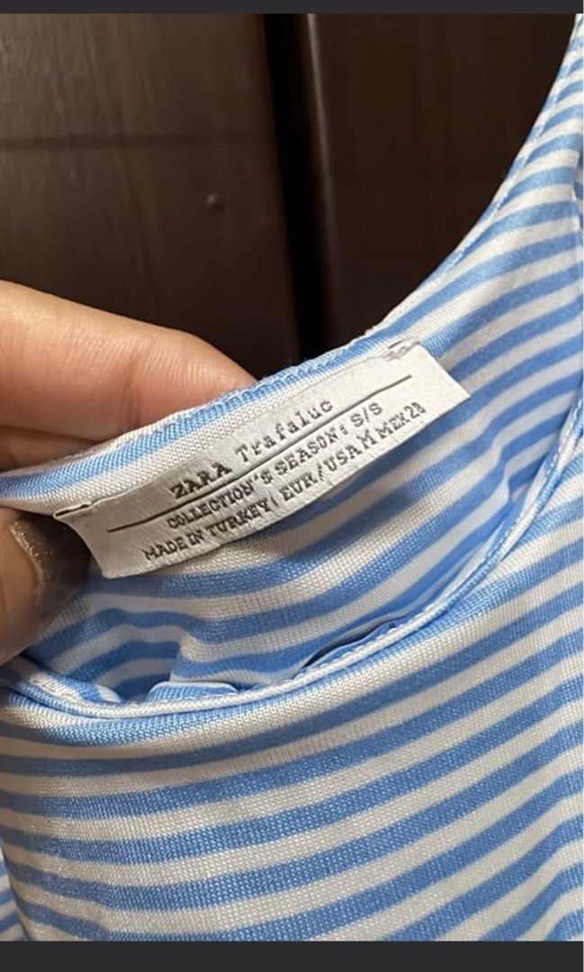 Zara Flowy Crop Top (Category: Sleeveless) located in Manila. Submitted by frenchmacaron (Listing ID 1358197126, Image 2). Description: .