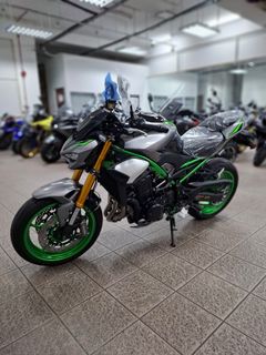 Kawasaki Bikes @ Loois Motor Collection item 2