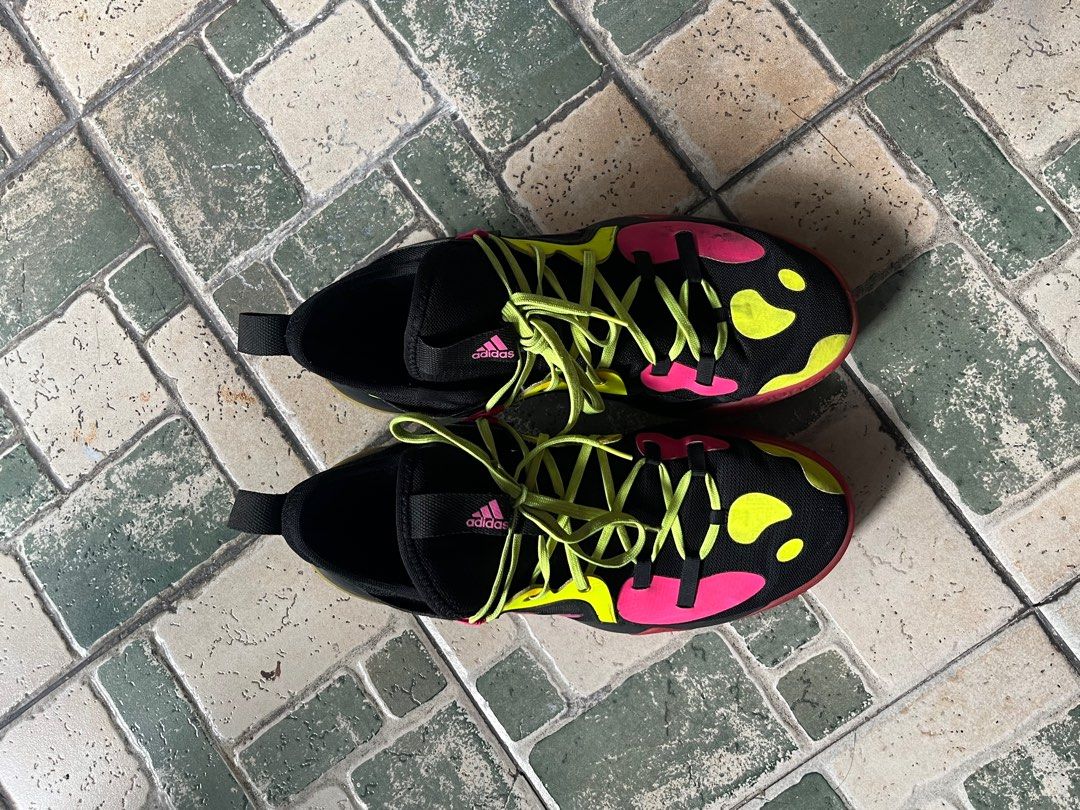 Adidas Harden Vol.5 (Category: Sneakers) located in Quezon City. Submitted by chris.secondhand (Listing ID 1358423230, Image 3). Description: Size 10 US no box di na nakakapaglaro +sf.