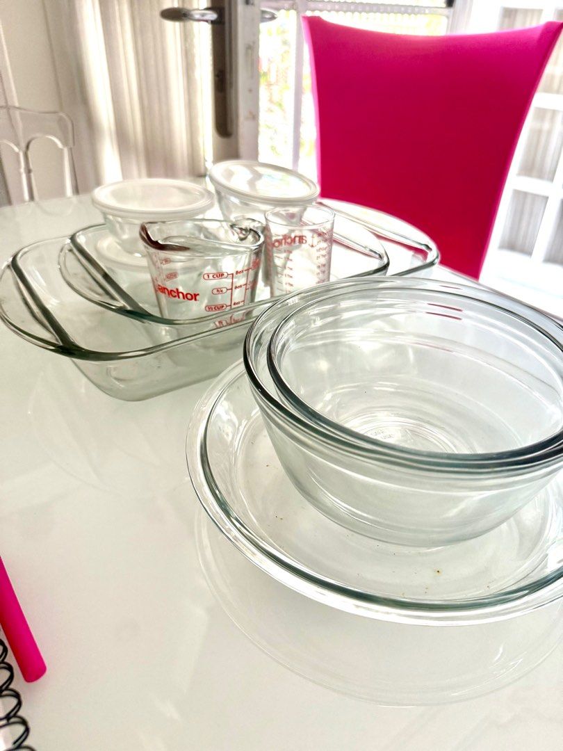Anchor Bakeware Set (Category: Other Kitchenware & Tableware) located in Mandaluyong City. Submitted by daisys.collection (Listing ID 1358476531, Image 2). Description: The set consists of 2 bowls , 1 round baking plate, 2 rectangular baking pans of different sizes, 4 small bowls with cover and 2 measuring cups. Heat resistant..