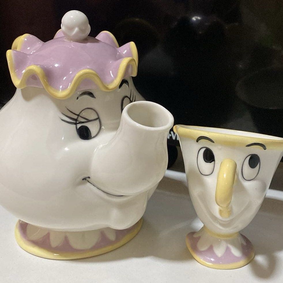 AUTHENTIC MRS. POTTS AND CHIP MUG ( JAPAN EXCLUSIVE ) (Category: Coffee & Tea Tableware) located in Cebu City. Submitted by _notkendall (Listing ID 1358387532, Image 1). Description: ufs | lfb 🇯🇵 AUTHENTIC MRS. POTTS AND CHIP MUG ( FROM JAPAN SUNART DISNEY ) Size: (Mrs. Potts) Approx. W18cm x L13cm x H18cm / 900cc (Chip) Approx. W10cm x L8cm x H9cm / 100cc Material: Porcelain - w/ box - can send more pics via dm loc : cebu mop : gcash/bpi mod :