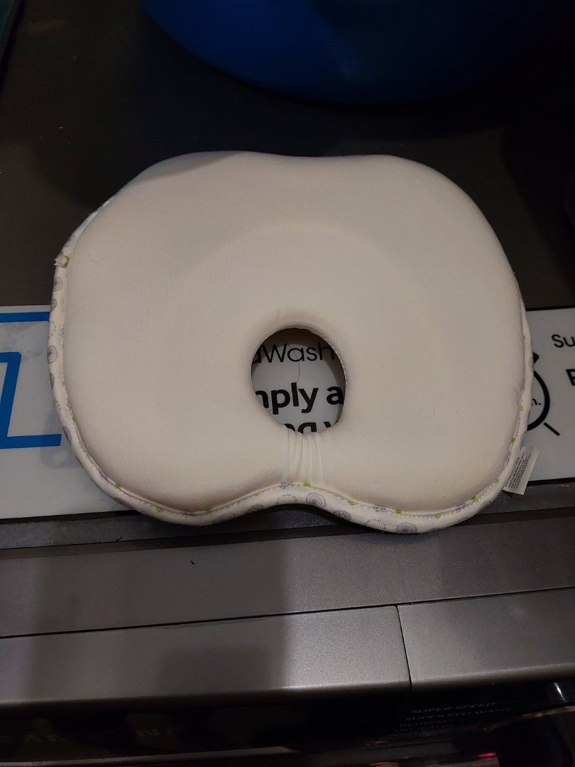 Baby Head Pillow (Category: Bed Guards) located in Makati City. Submitted by monicaelise (Listing ID 1358499103, Image 2). Description: never used. only washed and stored.
