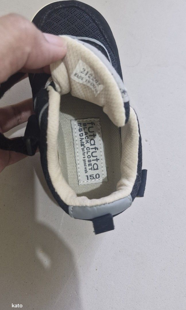Baby sneakers (Category: Babies & Kids Fashion) located in Marikina City. Submitted by thirfty_treasures (Listing ID 1358416848, Image 3). Description: brand : Futafuta size : 15 cm for : unisex japan sourced location: SSS village, Marikina KOD : GCASH.