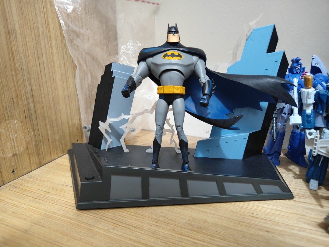 Batman: The Animated Series (Category: Figurines & Statues) located in Valenzuela. Submitted by tijsandteigen (Listing ID 1358401947, Image 1). Description: For sale only. Back in box. Display only. Complete accessories. Lights working..