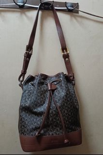 (Category: ) located in . Submitted by fikha0111 (Listing ID 1358345203, Image 1). Description: .